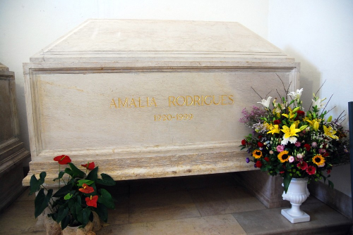 קברה של עמליה רודריגז - Amalia Rodrigez's tomb